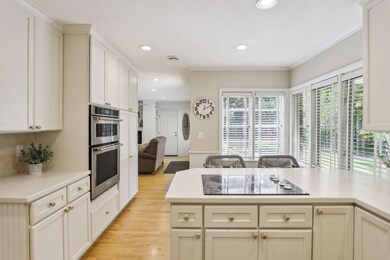 Double oven/micro combo - Main level