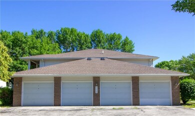 1174 49th St unit 3, West Des Moines, IA 50266 - photo 2