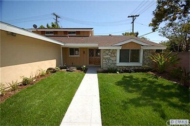 Private enclosed front yard.