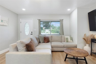 5840 Dartmouth Ave N, Saint Petersburg, FL 33710 - photo 5