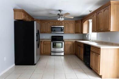 352 Beacon Hill Rd, Pembroke, NH 03275 - photo 6