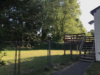 142 Pondview Dr, Ludlow, MA 01056 - photo 4