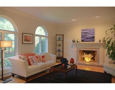 8 Avalon Place, Cumberland, RI 02864 - photo 4