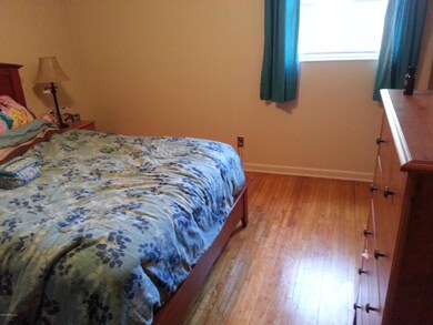 6929 Magdelena Dr, Jacksonville, FL 32210 - photo 7