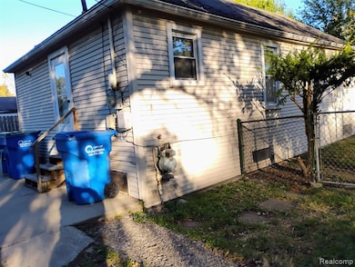 13346 Fisk Ave, Warren, MI 48089 - photo 6