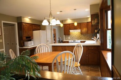 5321 Celia Dr, Allentown, PA 18106 - photo 4