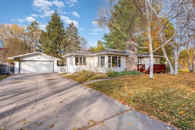 2605 E Ashman St, Midland, MI 48642 - photo 2