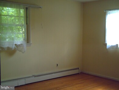 8517 Pineway Dr, Laurel, MD 20723 - photo 7