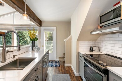 919 Red Sandstone Rd C12-008