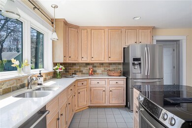 153 Intrepid Ln, Jamestown, RI 02835 - photo 2