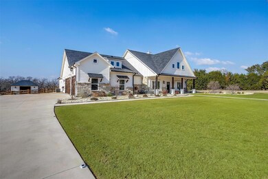 112 Maverick Ct, Granbury, TX 76049 - photo 2