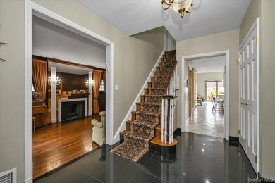 135-34 78th Dr, Flushing, NY 11367 - photo 3