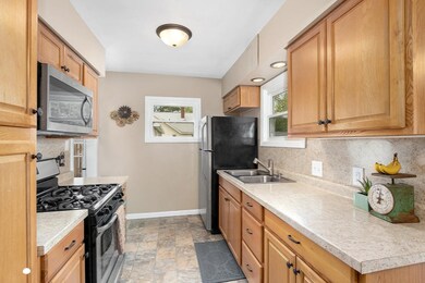 933 Aberdeen St NE, Grand Rapids, MI 49505 - photo 5