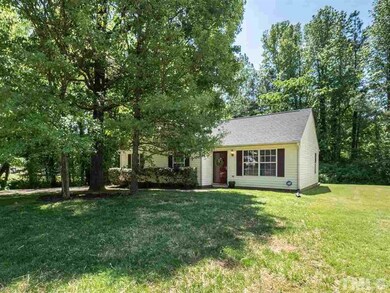 The front yard trees provide LOTS of privacy!