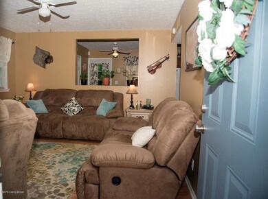 7808 Rochelle Rd, Louisville, KY 40228 - photo 5