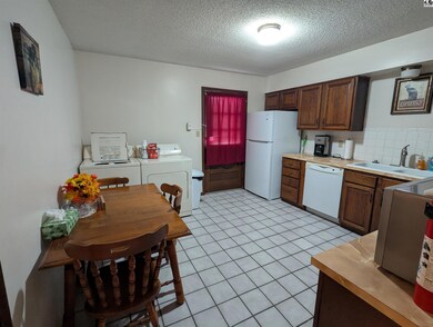 3500 Ridgewood Dr, Hutchinson, KS 67502 - photo 6