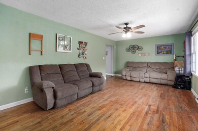 2627 E Horning St-6