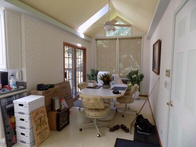 113 Castlewood Dr, Carpentersville, IL 60110 - photo 5