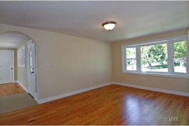 205 Amarillo Dr, Carpentersville, IL 60110 - photo 2