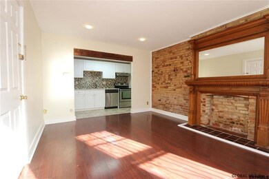2 Lancaster St unit Garden, Albany, NY 12210 - photo 3