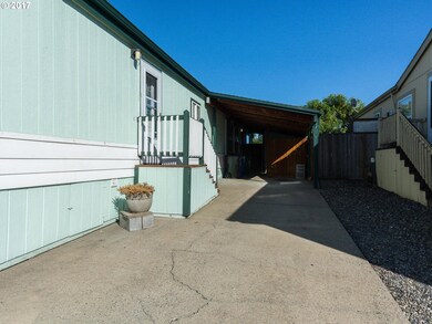 1949 SE Palmquist Rd unit 10, Gresham, OR 97080 - photo 2