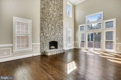 1912 Armand Ct, Falls Church, VA 22043 - photo 4