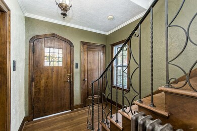 374 Stanbery Ave, Columbus, OH 43209 - photo 4