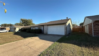 5620 Pearce St, the Colony, TX 75056 - photo 2