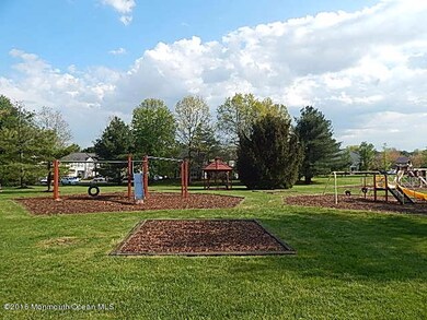 42 Lindsay Ct unit 8, Freehold, NJ 07728 - photo 5