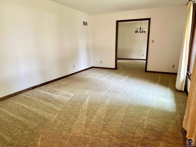 3301 SW Dukeries Rd, Topeka, KS 66614 - photo 4