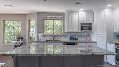 15764 Crystal Bay Dr, Skiatook, OK 74070 - photo 7