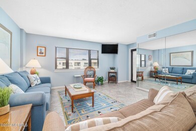 Open concept living space w/ views