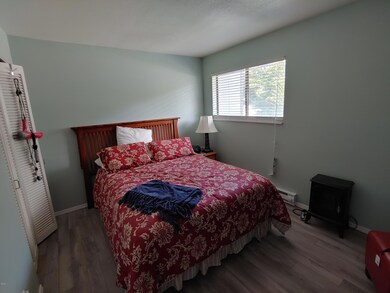 423-424 Bedroom 423