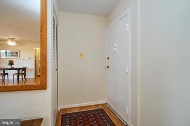 214 Park Terrace Ct SE unit 90, Vienna, VA 22180 - photo 2