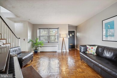 6820 Clover Ln, Upper Darby, PA 19082 - photo 4