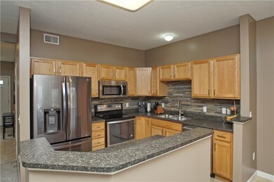 102 Limestone Ct, Berea, OH 44017 - photo 4