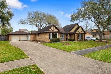 2326 Harwell Cir, Alvin, TX 77511 - photo 4