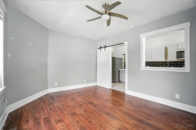 2322 Maplewood Ave, Cincinnati, OH 45219 - photo 4