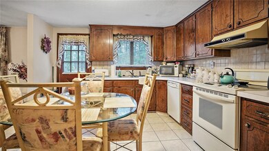 10 Greenwood Ln, North Smithfield, RI 02896 - photo 3