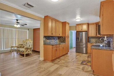 7637 Juniper St, Miramar, FL 33023 - photo 5