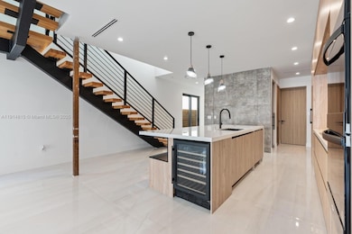 207 NE 17th Ave, Fort Lauderdale, FL 33301 - photo 2