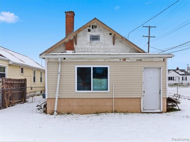 17392 Tennyson St, Roseville, MI 48066 - photo 3