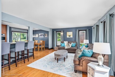 11S560 Whittington Ln unit 4, Naperville, IL 60564 - photo 4