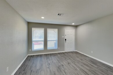 16738 N Rail Dr, Conroe, TX 77385 - photo 3