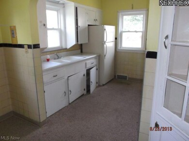 1731 Gibbs Ave NE, Canton, OH 44705 - photo 3