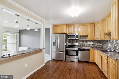 3737 Clarks Ln unit 401, Baltimore, MD 21215 - photo 5