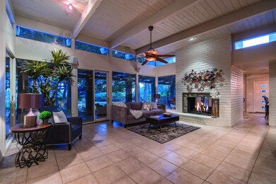 04 Family Room View