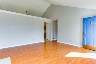 7501 Astrid Way, Louisville, KY 40228 - photo 3