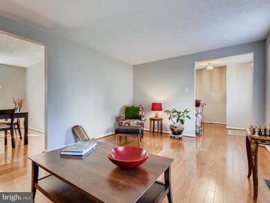 10826 Topbranch Ln, Columbia, MD 21044 - photo 4