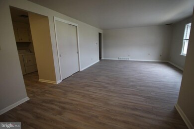 101 W Main St unit 2, New Holland, PA 17557 - photo 3